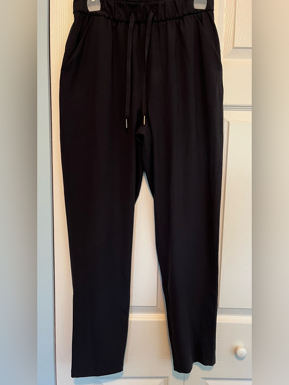 lululemon athletica Womenโs Black Slim Jogger Pants